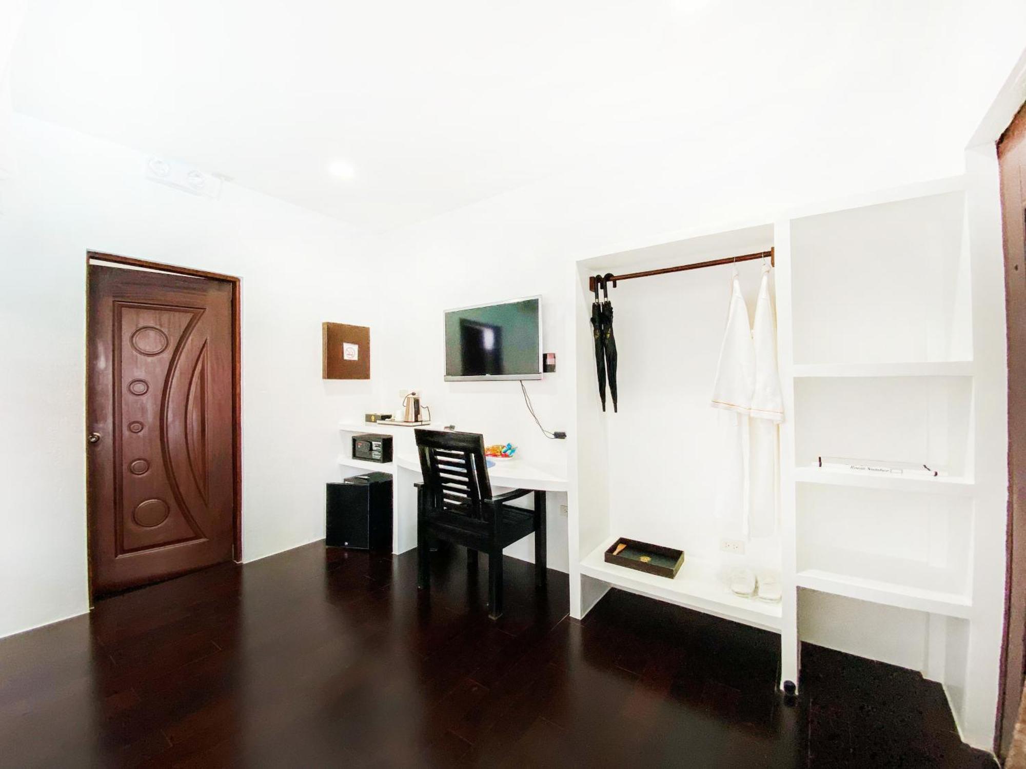 Carpe Diem Villas & Resort Puerto Princesa Bagian luar foto