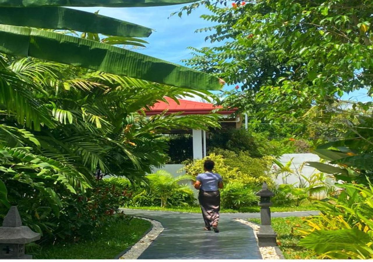 Carpe Diem Villas & Resort Puerto Princesa Bagian luar foto
